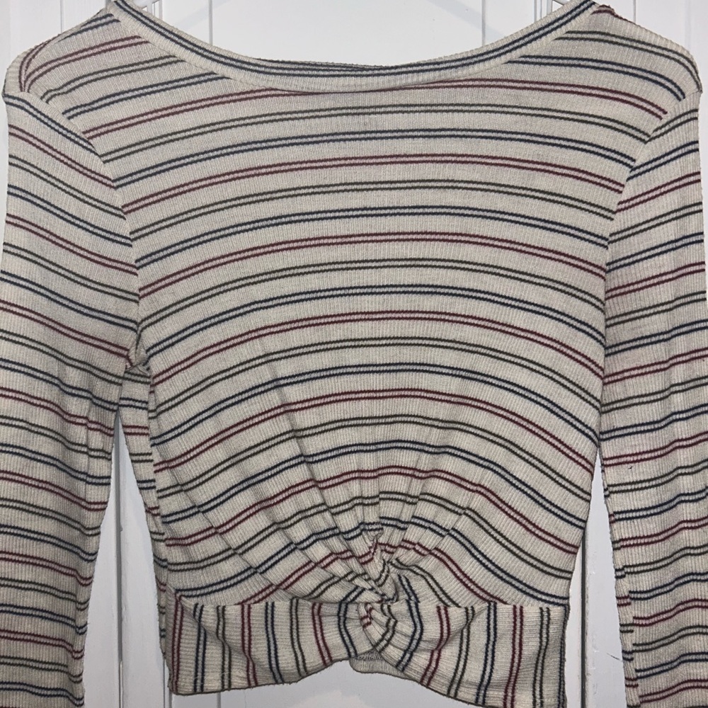 Long sleeve crop